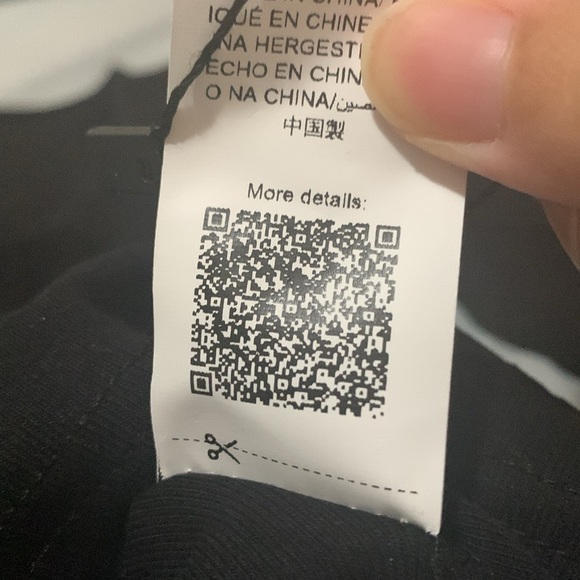 Shein Basics Black Sleeved T-Shirt - Picture 2 of 2